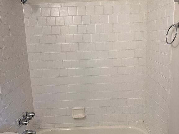 5th image of 1320 Prentis Ave APT 3