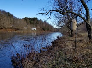 900 Jackson Dr, Piney Creek, NC 28663