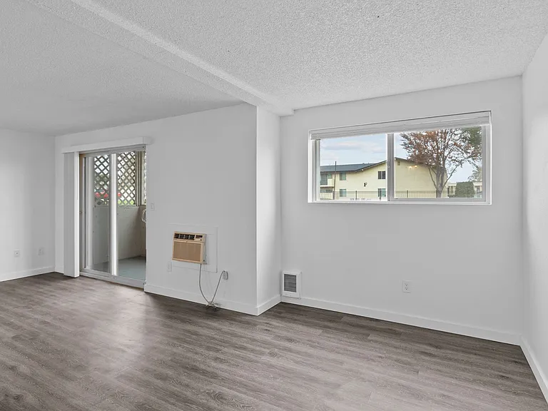 Brix Apartments — Photo 28
