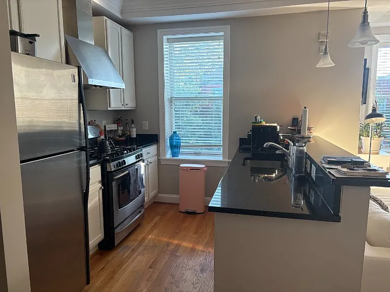 806 Maryland Ave NE #33 — Photo 4