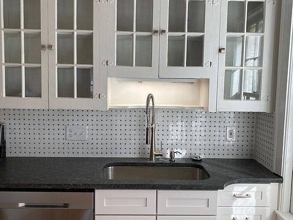 4th image of 1903 Fernwood Dr