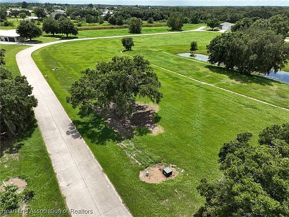 4th image of 1465 Blue Heron Dr