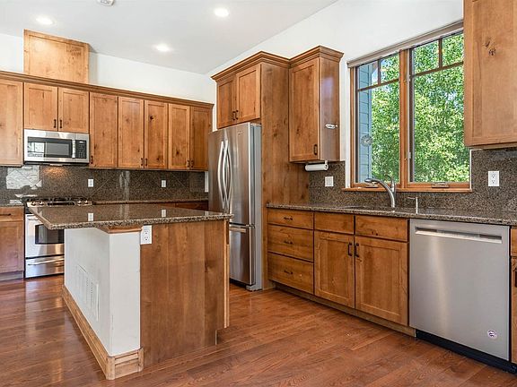 5th image of 39 Horton Ct
