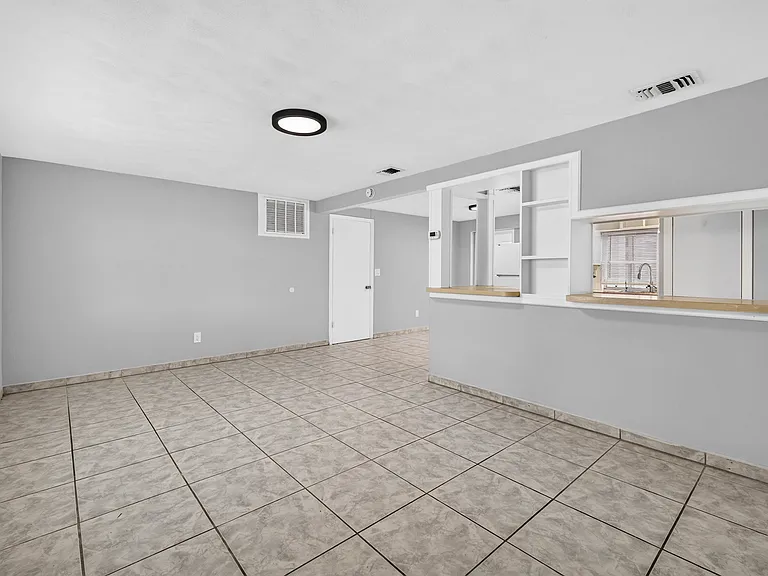 3409 Briar Cliff Dr — Photo 3