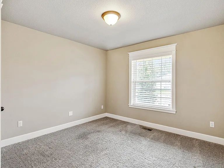 6145 SE Woodstock Blvd — Photo 13