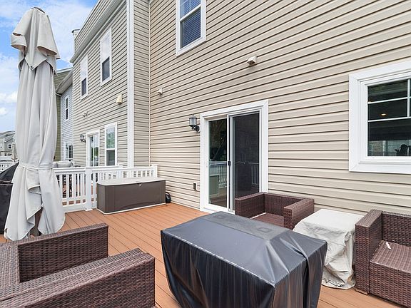 5th image of 1035 Edenberry Way #1