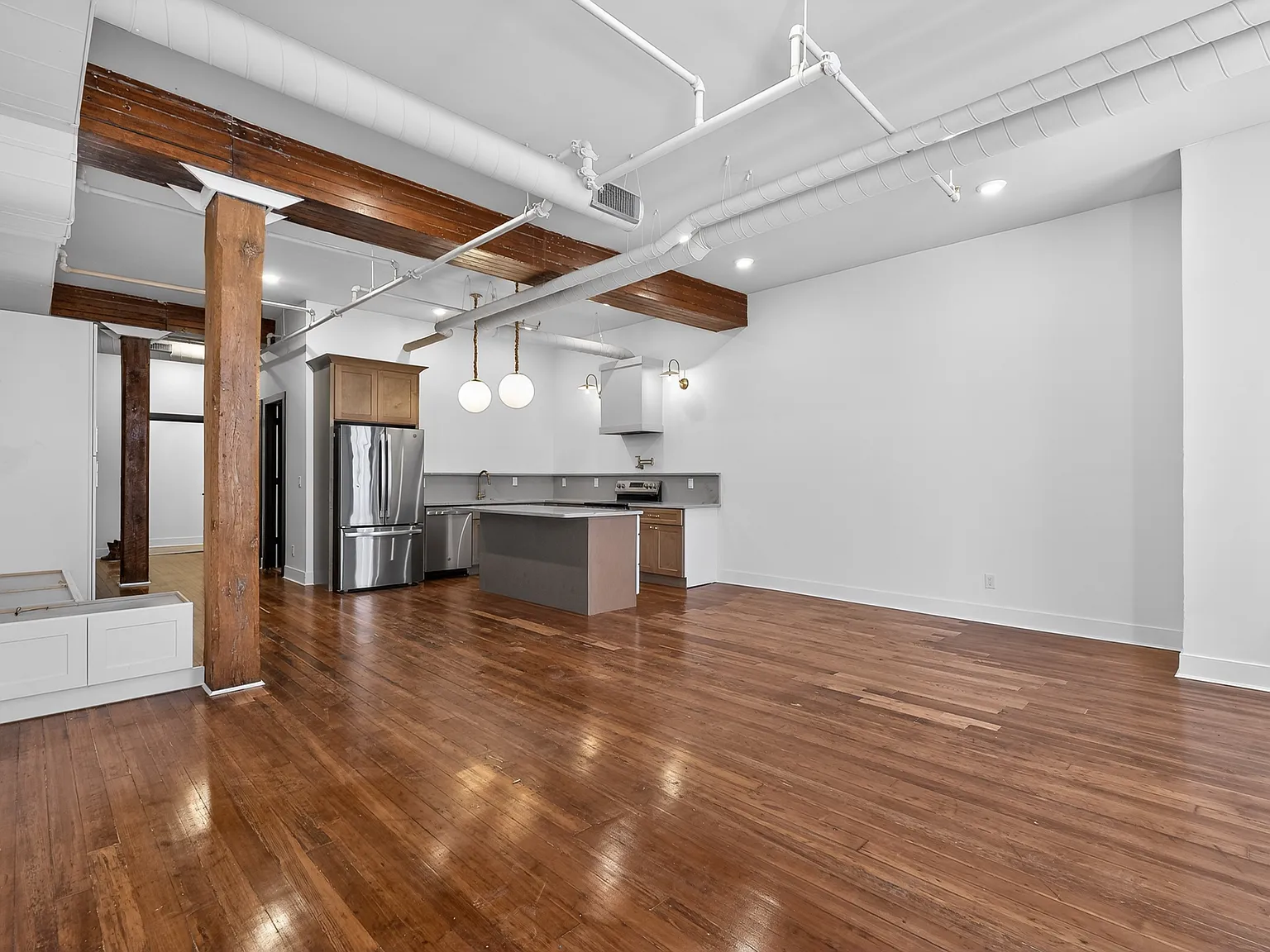 3 bed, 1400 sqft, $2,500 — Photo 3