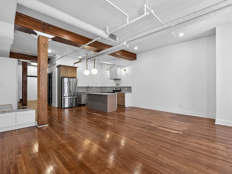 607 Main St #11 — Photo 3