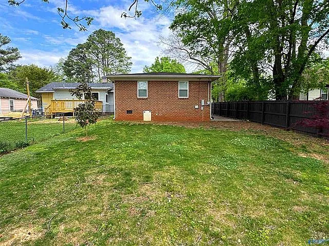 3 bed, 1270 sqft, $2,100 — Photo 4