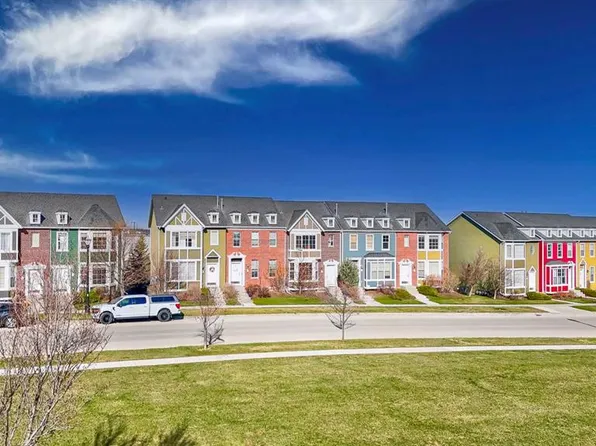 280 E Rainbow Falls Dr, Chestermere, AB T1X 0E4