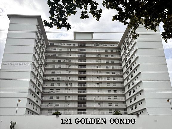 3rd image of 121 Golden Isles Dr APT 904