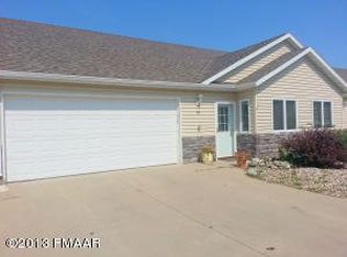 76 Pinewood Blvd, West Fargo, ND