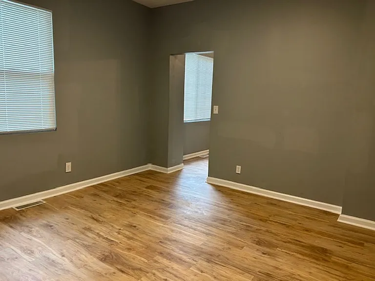 425 Huffman Ave — Photo 12