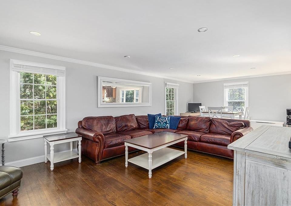 125 Crystal Dr, East Greenwich, RI 02818 Zillow