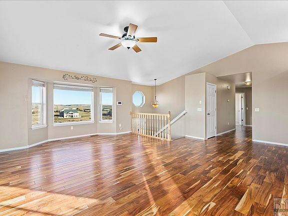 5th image of 8855 Longmeadow Dr