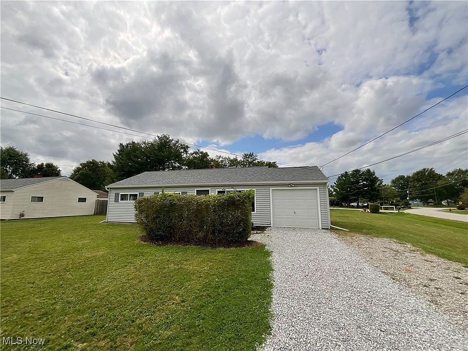 1st image of 1936 Windsor Dr