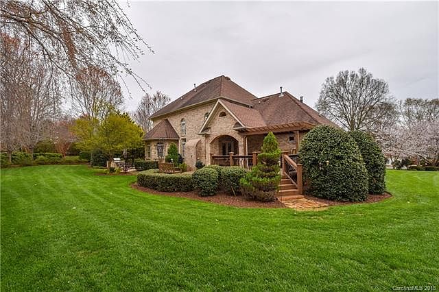 1st image of 104 Kings Crest Dr