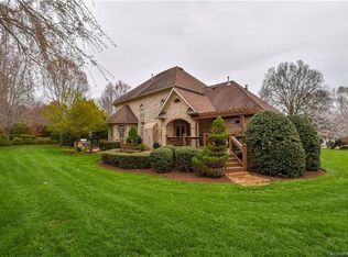 104 Kings Crest Dr, Mooresville, NC 28117