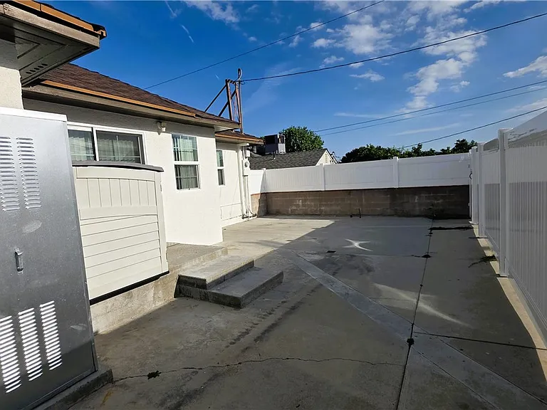 2431 N Lamer St — Photo 24