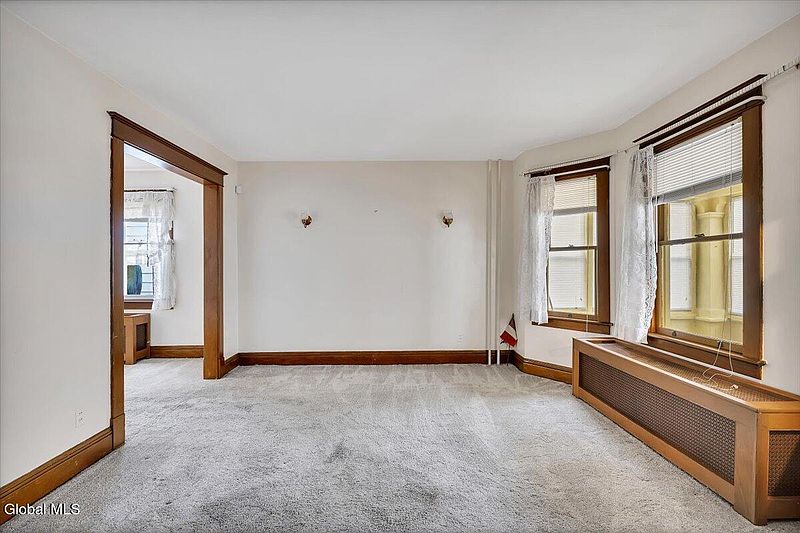 5th image of 32 Bonheim Street