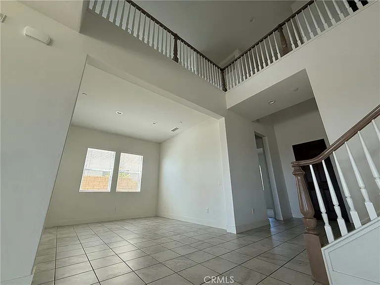 19042 Martino Ct — Photo 26
