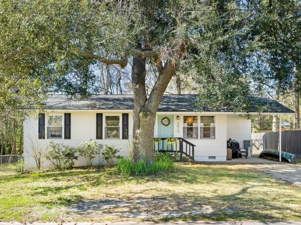 5813 Edinburgh Dr, Hanahan, SC 29410