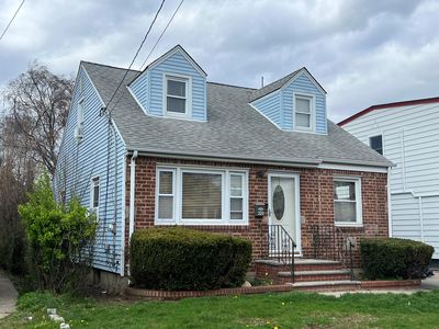 220 Raff Avenue, Mineola, NY, 11501
