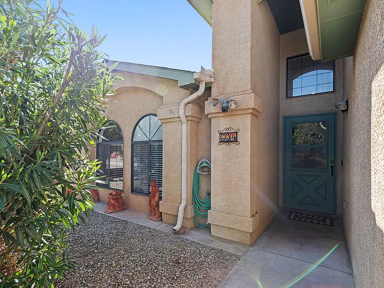 604 Venus Ave — Photo 4