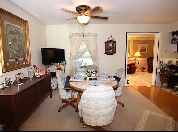 2nd image of 1423 E Sheridan St #1423