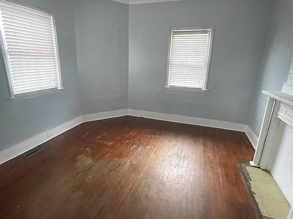 3rd image of 616 N Fulton St