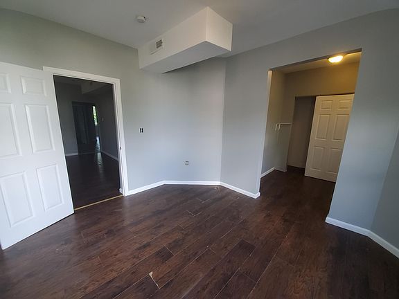 4th image of 119 Seymour Ave Floor 2