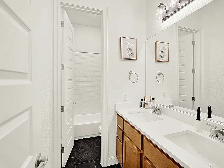 6826 Hallie Loop — Photo 35