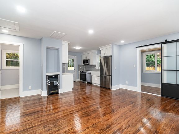 5th image of 1229 Weldon Ave