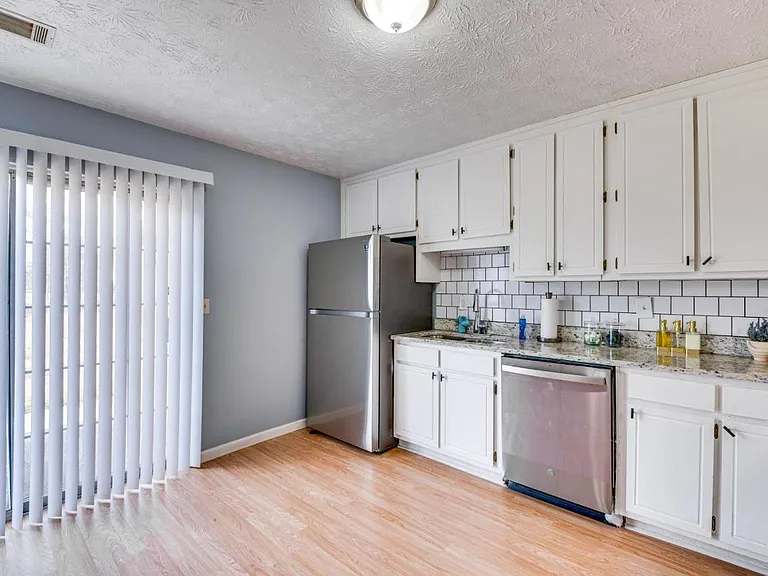 1739 Nutmeg St #1739 — Photo 11