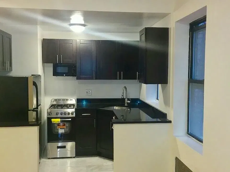 506 Amsterdam Ave #2B