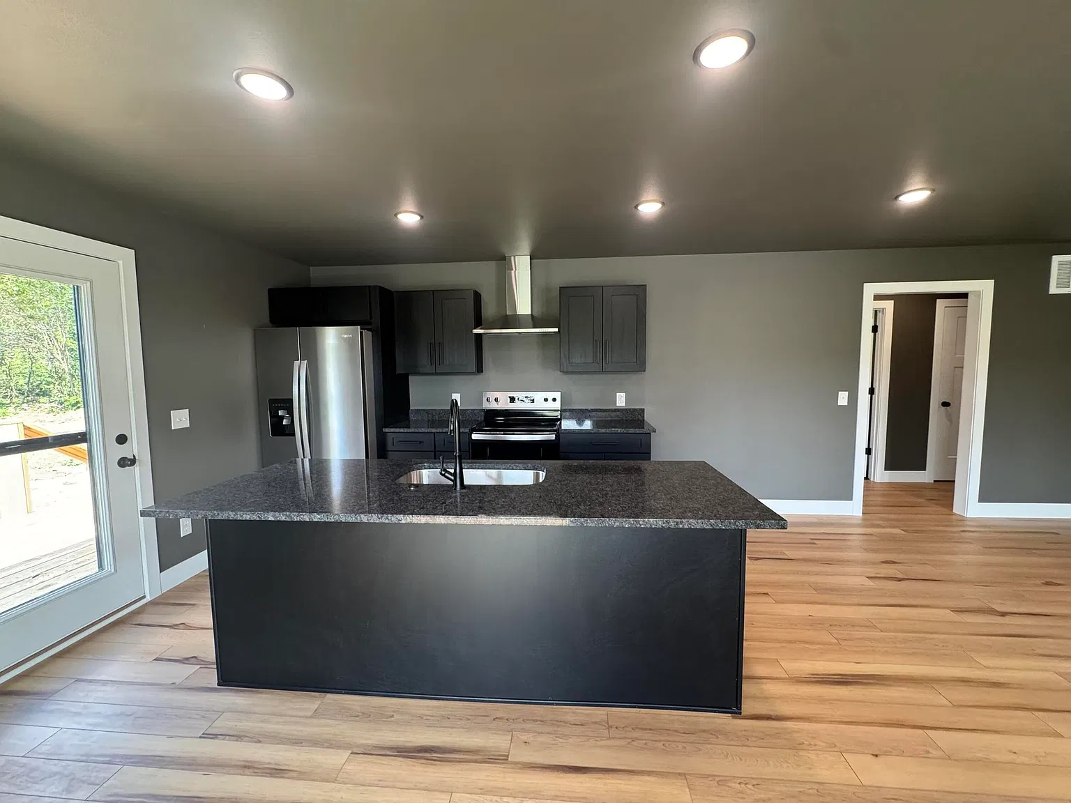 2 bed, 1044 sqft, $1,500 — Photo 3