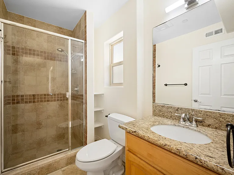 345 W Loraine St #3 — Photo 24