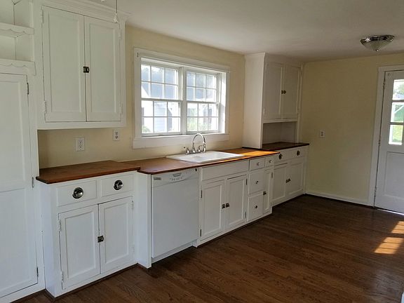 5th image of 1654 E Laurel Cir