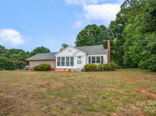 136 Sharon School Rd, Statesville, NC 28677