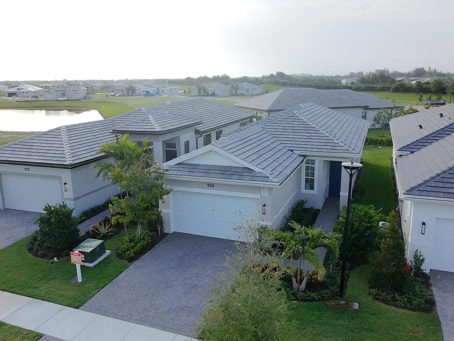 2 bed, 2.0 bath, 1434 sqft, $3,200 — Photo 2