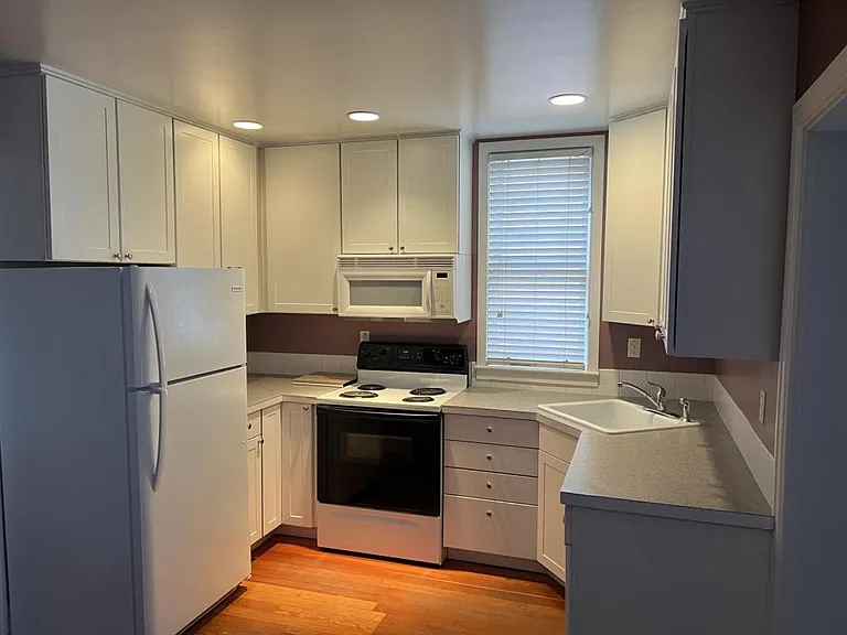 1005 W Augusta Ave — Photo 9