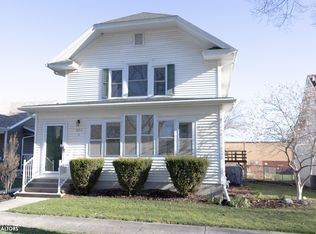 923 1st St, Webster City, IA 50595