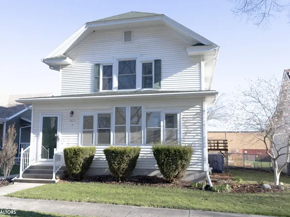 923 1st St, Webster City, IA 50595