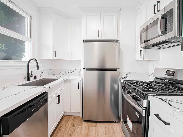 8748.5 Belford Ave #8748.5 — Photo 7