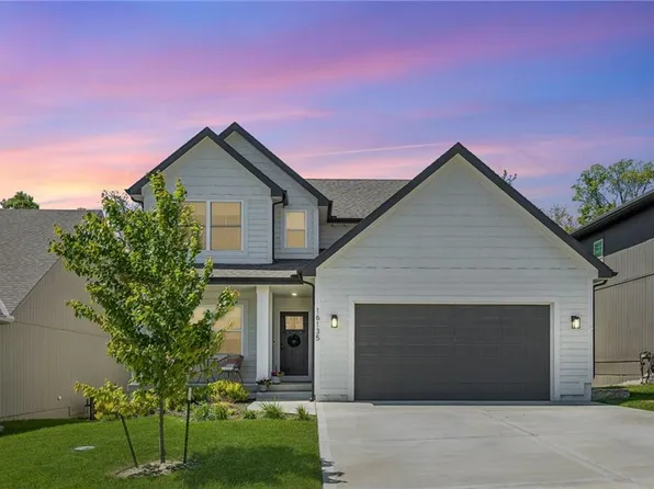 16135 Giorgia St, Parkville, MO 64152