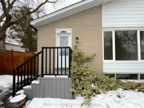 195 Taylor Mills Dr N, Richmond Hill, ON L4C 2T5