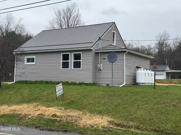 64 Railroad St, La Jose, PA 15753
