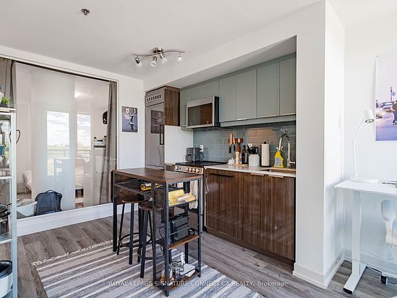 5th image of 90 Glen Everest Rd #706
