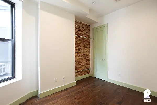 Rented by REZI | media 28