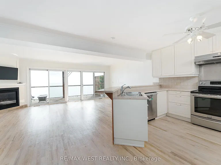 114 Brown St #3 — Photo 10